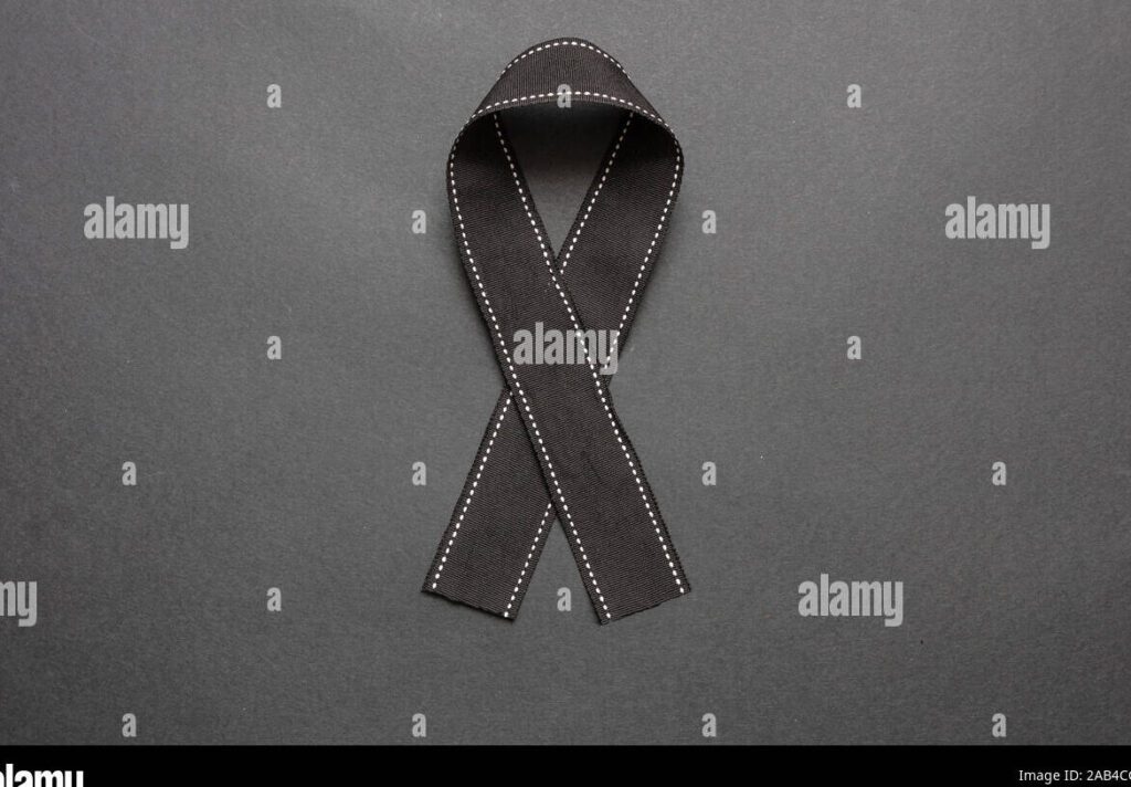 Las 10 frases más conmovedoras para expresar luto con una cinta negra