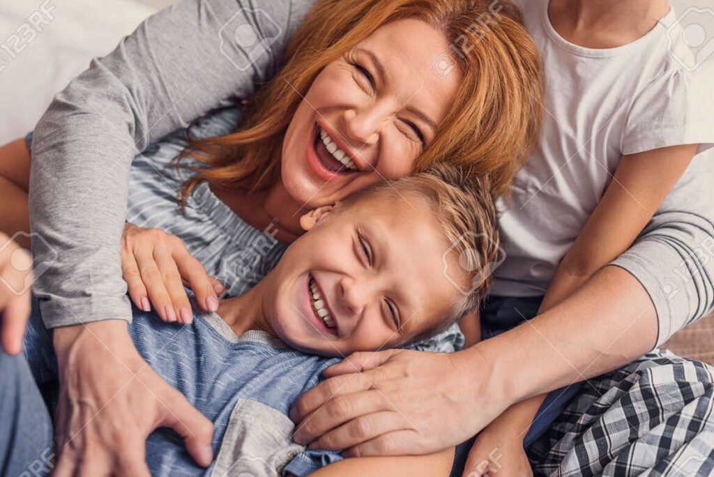 Letra completa de Que a toda madre»: sorpréndete con su mensaje impactante»