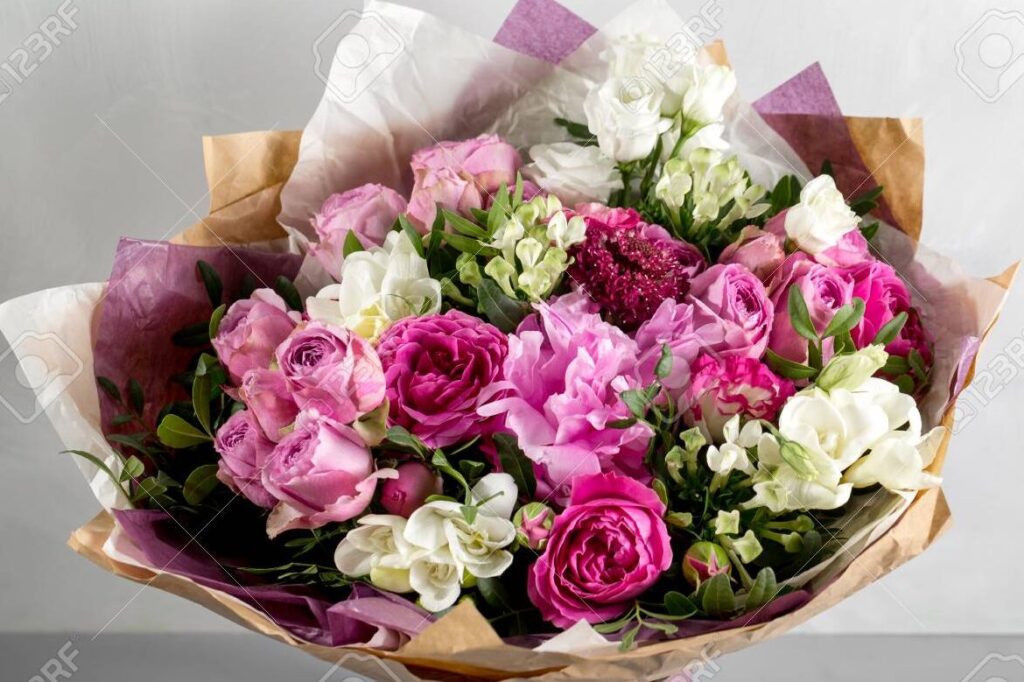 Descubre los mensajes de amor más románticos en ramos de flores