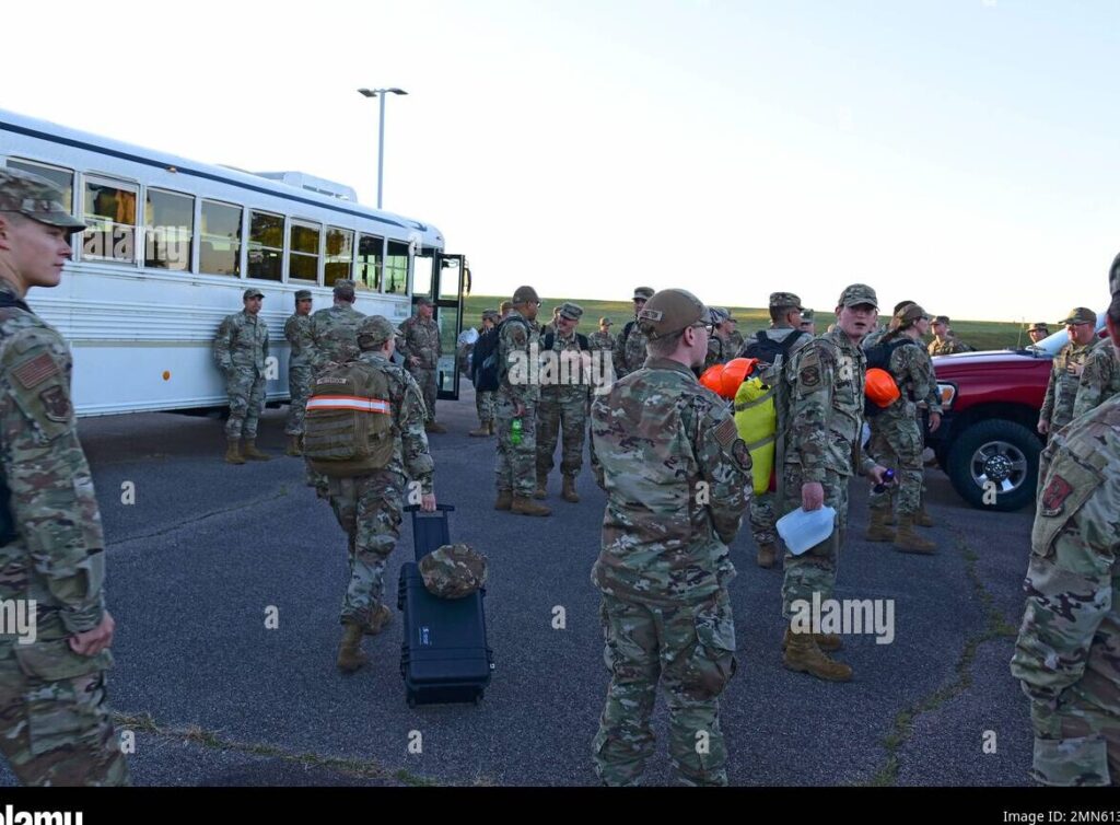 una imagen de una persona fuerte y determinada enfrentando una tormenta con esperanza en sus ojos