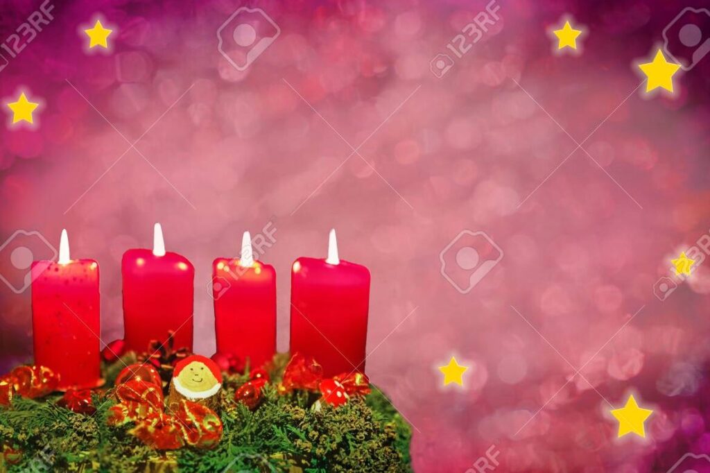 una imagen festiva con velas encendidas y colores brillantes